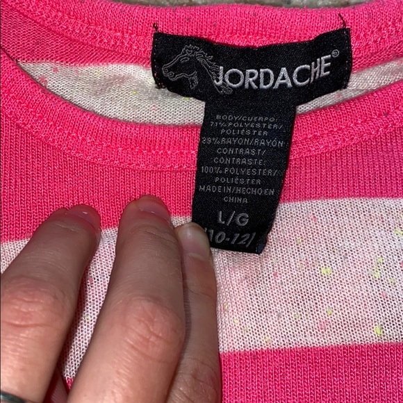 This is super cute pink and white top!! - Picture 2 of 3